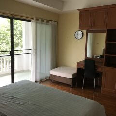 Апартаменты Baan Somprasong Apartment - Na Jomtien комната для гостей фото 4