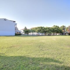 Отель Lily Ann Village Ситония с домашними животными