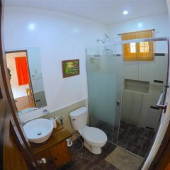 Отель Acacia Tree Garden Hotel Филиппины, Пуэрто-Принцеса - отзывы, цены и фото номеров - забронировать отель Acacia Tree Garden Hotel онлайн ванная фото 2
