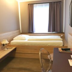 Отель Altstadthotel Kasererbräu Австрия, Зальцбург - 3 отзыва об отеле, цены и фото номеров - забронировать отель Altstadthotel Kasererbräu онлайн комната для гостей фото 5