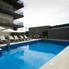 Отель Apartamentos Fuengirola Playa Испания, Фуэнхирола - отзывы, цены и фото номеров - забронировать отель Apartamentos Fuengirola Playa онлайн бассейн