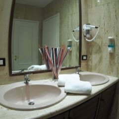Отель Enzo Luxury rooms ванная фото 2