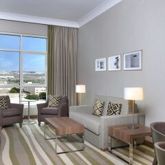 Отель Hilton Garden Inn Dubai Al Muraqabat комната для гостей фото 3