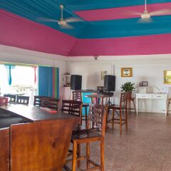 Отель Sunset Beach Studio At Montego Bay Club Resort Ямайка, Монтего-Бей - отзывы, цены и фото номеров - забронировать отель Sunset Beach Studio At Montego Bay Club Resort онлайн гостиничный бар