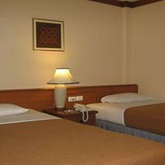 Отель Wall Street Inn Бангкок сейф в номере