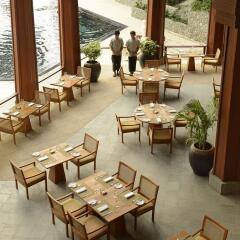 Отель The Surin Phuket питание