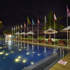 Coral Sands Hotel Хиккадува бассейн