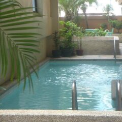 Отель Citadel Inn Makati Филиппины, Макати - отзывы, цены и фото номеров - забронировать отель Citadel Inn Makati онлайн бассейн