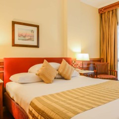 Отель Golden Tulip Flamenco комната для гостей фото 4