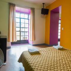 Отель Hostal Amigo Suites Мексика, Мехико - 3 отзыва об отеле, цены и фото номеров - забронировать отель Hostal Amigo Suites онлайн комната для гостей фото 4