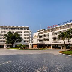 Отель Huong Giang Hotel Resort & Spa Вьетнам, Хюэ - 1 отзыв об отеле, цены и фото номеров - забронировать отель Huong Giang Hotel Resort & Spa онлайн парковка