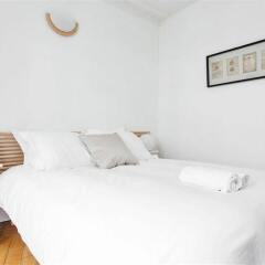 Отель Private Apartment - Luxembourg Франция, Париж - отзывы, цены и фото номеров - забронировать отель Private Apartment - Luxembourg онлайн комната для гостей фото 5