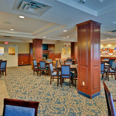 Holiday Inn Express Hotel & Suites Hinton питание