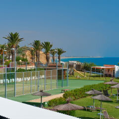 Отель Hipotels Hotel Flamenco Conil Испания, Кониль-де-ла-Фронтера - отзывы, цены и фото номеров - забронировать отель Hipotels Hotel Flamenco Conil онлайн спортивное сооружение