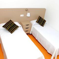 Отель Apartamentos Vega Sol Playa Фуэнхирола комната для гостей фото 4