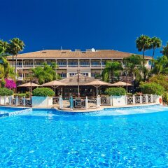 Отель Lindner Golf Resort Portals Nous бассейн