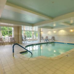 Отель Hilton Garden Inn Meridian бассейн