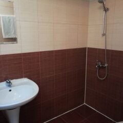 Отель Guest House Lila Банско ванная