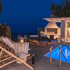 Отель Damma Beachfront Luxury Villa Греция, Остров Санторини - отзывы, цены и фото номеров - забронировать отель Damma Beachfront Luxury Villa онлайн бассейн фото 2