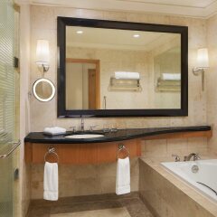 Отель Sheraton Manila Bay Филиппины, Манила - отзывы, цены и фото номеров - забронировать отель Sheraton Manila Bay онлайн ванная