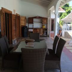Отель 10 BR Guesthouse - Montego Bay - PRJ 1434 балкон
