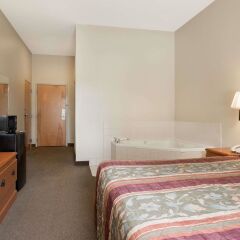 Отель Howard Johnson by Wyndham University of Alabama Tuscaloosa комната для гостей фото 2
