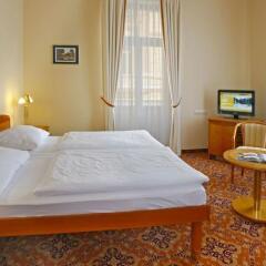Отель Danubius Health Spa Resort Hvězda-Imperial-Neapol сейф в номере фото 2