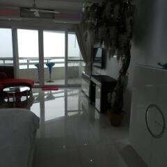 Отель Friendly Jomtien Plaza Condotel Таиланд, Паттайя - отзывы, цены и фото номеров - забронировать отель Friendly Jomtien Plaza Condotel онлайн комната для гостей фото 2