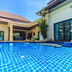 Отель Baan Bua Estate by Tropiclook бассейн фото 2