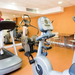 Отель Suite Novotel Nice Aeroport Ницца фитнесс-зал