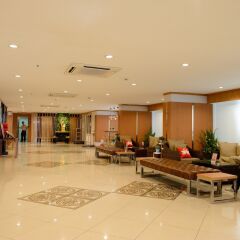Отель Zen Rooms Ratchaprarop Бангкок интерьер отеля