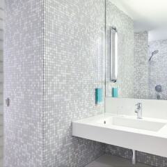 Отель Empire Riverside Hotel Германия, Гамбург - отзывы, цены и фото номеров - забронировать отель Empire Riverside Hotel онлайн ванная