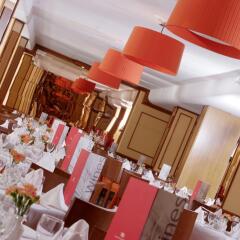 Hotel Clumba гостиничный бар