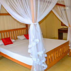 Отель Marine Tourist Beach Guest House Negombo Beach комната для гостей фото 5