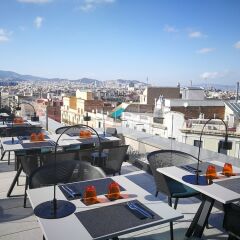 Отель Crowne Plaza Barcelona - Fira Center Испания, Барселона - 3 отзыва об отеле, цены и фото номеров - забронировать отель Crowne Plaza Barcelona - Fira Center онлайн гостиничный бар