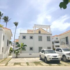 Отель Las Terrazas VIP Pool Beach Club & Spa парковка