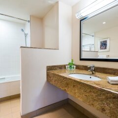 Отель Courtyard By Marriott Prague City Прага ванная
