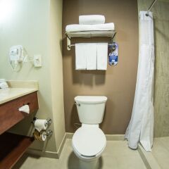 Отель Holiday Inn Express Guadalajara Aeropuerto ванная