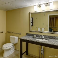 Port Inn & Suites Kennebunk, Ascend Hotel Collection in Kennebunk, United States of America from 191$, photos, reviews - zenhotels.com bathroom