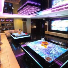 Royal Crown Hotel развлечения