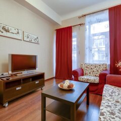 Апартаменты EnjoyMoscow Pushkin & Red Square Apartments Москва комната для гостей