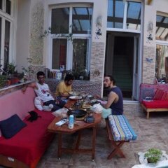 Lotus Garden Hostel Турция, Измир - отзывы, цены и фото номеров - забронировать отель Lotus Garden Hostel онлайн питание фото 3