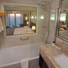Отель Alexander The Great Beach Hotel Кипр, Пафос - 1 отзыв об отеле, цены и фото номеров - забронировать отель Alexander The Great Beach Hotel онлайн ванная
