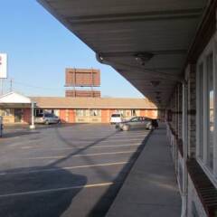 Отель Knights Inn Niagara Falls Near IAG Airport США, Ниагара-Фолс - отзывы, цены и фото номеров - забронировать отель Knights Inn Niagara Falls Near IAG Airport онлайн балкон