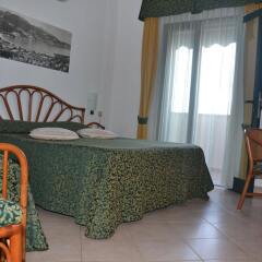 Отель Albergo Le Briciole Проччио комната для гостей фото 3