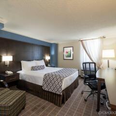 Отель Crowne Plaza Toronto Airport Канада, Торонто - отзывы, цены и фото номеров - забронировать отель Crowne Plaza Toronto Airport онлайн комната для гостей фото 2