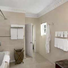 Отель Rose Hall Villas By Half Moon ванная