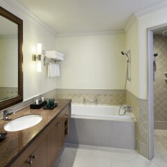 Отель Mayfair, Bangkok - Marriott Executive Apartments Таиланд, Бангкок - 1 отзыв об отеле, цены и фото номеров - забронировать отель Mayfair, Bangkok - Marriott Executive Apartments онлайн ванная