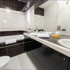 Отель P&O Apartments Plac Europejski 1 Польша, Варшава - отзывы, цены и фото номеров - забронировать отель P&O Apartments Plac Europejski 1 онлайн ванная