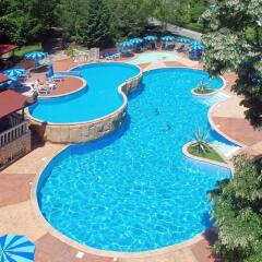Havana Casino Hotel & SPA бассейн